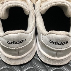 adidas 子ども　スニーカー　13.0cmの画像