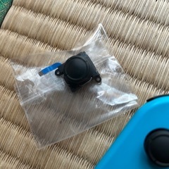 ①左ジョイコン ネオンブルーの画像