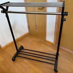 ハンガーラック
