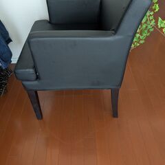 クラスティーナのダイニングチェアの画像