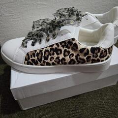 新品✴スニーカー👟