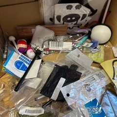 雑貨　タッチペン　マスク　シール　ボールペン　キーホルダー　など　大量の画像