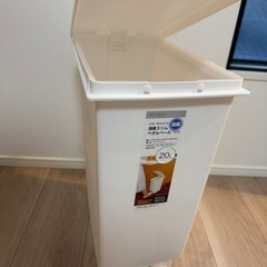 ほぼ未使用【ニトリ】ゴミ箱 の画像