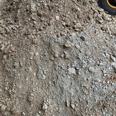 差し上げます　再生砕石　コンクリート　土台　基礎　物置　DIY 砂利　ぬかるみ
の画像