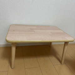 折りたたみテーブルの画像