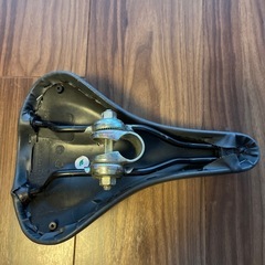 自転車のサドルの画像
