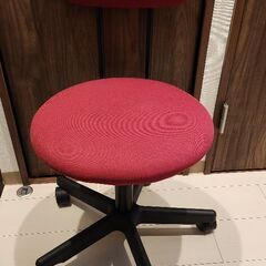 無印良品 ワーキングチェア・ガススプリング昇降式（赤）の画像
