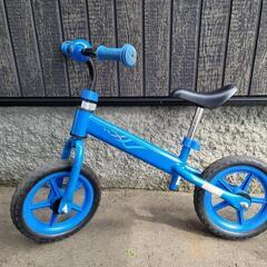 ストライダー