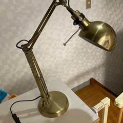 IKEAのスタンドライトの画像