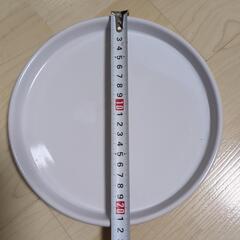 【すぐ使える】白色陶器製 8号植木鉢・水受けセットの画像