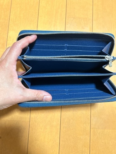 VUITTON財布