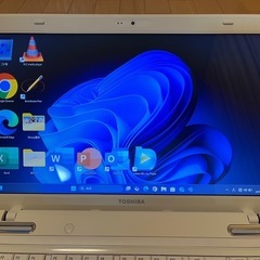 TOSHIBA corei7 windos11ノートPC ノートパソコンの画像
