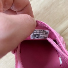 adidas✨人気形✨ピンク色✨ベビーサンダル✨の画像