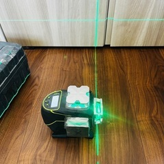 Huepar グリーン レーザー墨出し器 フルライン4本 4x360° 角度表示 LCDディスプレー エレベーターマウント リモコン付き ３電源方式 S04CGの画像
