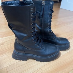  【美品】Bershka レディースブーツ23cm