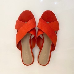VINCCI　クロスサンダル