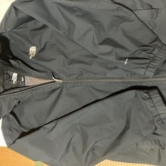 THE NORTH FACE ブラックナイロンジャケットの画像