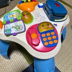 フィッシャープライス　おしゃべりバイリンガルテーブル