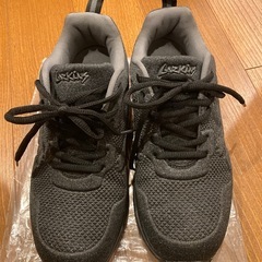 スニーカー　25センチ