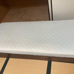 子ども用ベッドフレーム　マットレスの画像