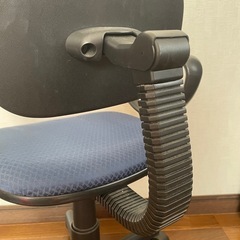 椅子　チェア　背もたれ付き　肘付き回転椅子　事務室　勉強机の画像
