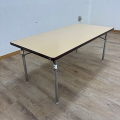 幼児用テーブル