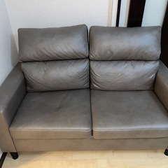 【ほぼ新品‼️】フェイクレザー2人掛けソファ