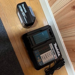 未使用品　makita リチウムイオンバッテリー BL1860B 18V 6.0Ah & 充電器　DC18RF セット品バラシの画像