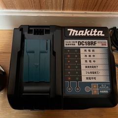 未使用品　makita リチウムイオンバッテリー BL1860B 18V 6.0Ah & 充電器　DC18RF セット品バラシの画像