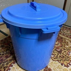 お話中！ポリバケツ　ゴミバケツ　ゴミペール　45l 青　ブルー　蓋付き