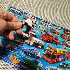 働く車のジグソーパズル+アルファベットパズルの画像