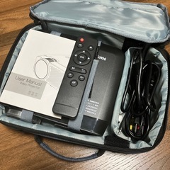 【使用品・美品】小型 LED プロジェクター フルHD対応 4000lm｜リモコン・ケーブル付き！の画像