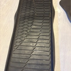 車　足元マットの画像