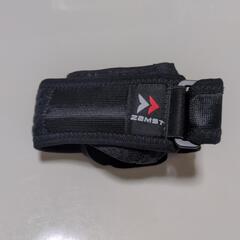 ザムスト肘サポーターの画像