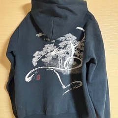 紺色　長袖フード付きパーカーの画像