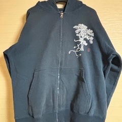 紺色　長袖フード付きパーカーの画像