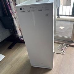 ダイキン 加湿空気清浄機 ホワイト MCK504A-W 2023年製