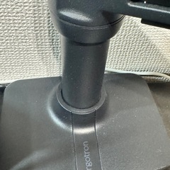 エルゴトロン　モニターアームの画像