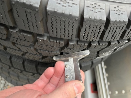 イボ付き！！グッドイヤー スタッドレスタイヤ185/60R15 4本セット