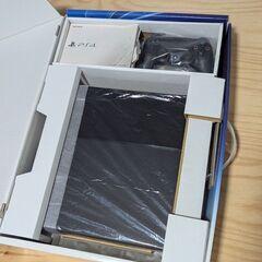 PlayStation 4 本体（ケーブル類・箱付）の画像