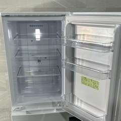 冷蔵庫【配達無料お届け設置出来ます💫都内近郊🚚】✨169ℓ容量どっちでもドア採用💫信頼のSHARP製✨便利！どっちでもドア💫除菌クリーニング済超極美品✨他にも冷蔵庫.洗濯機.電子レンジ.オーブン電子レンジ.炊飯器.テーブル&椅子.机&チェアー.ベット&マットレス.ドレッサーなど多種多様な美品が有ります✨お気軽にお問い合わせ下さい💫の画像