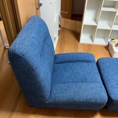 一人用ソファーとスツールセット　取りに来られるなら無料　近郊に限り有料で運びますの画像