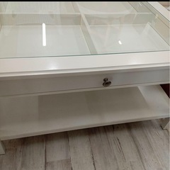 IKEA センターテーブルリアトリプ