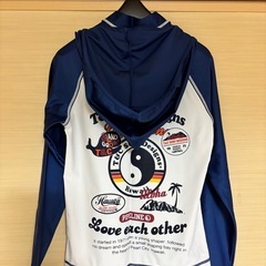 【美品】ラッシュガード 150水着 UVカット 長袖 パーカーの画像