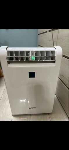 美品！衣類乾燥除湿機　三菱　
MJ-M120NX