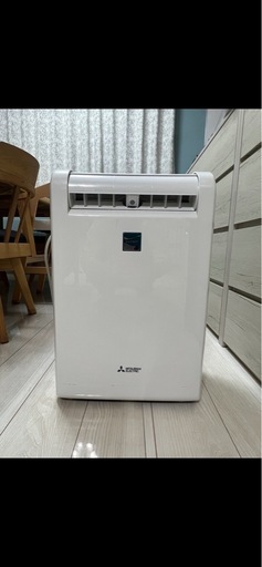 美品！衣類乾燥除湿機　三菱　
MJ-M120NX