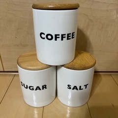 木製の蓋のナチュラルなキャニスターです！ 蓋の内側にはパッキン付き。  短期間使用後、保管しておりました。 の画像