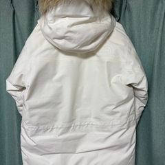 ノースフェイスダウンジャケットの画像