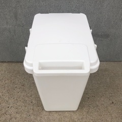 ダストボックス※フタのヒンジに割れあり
