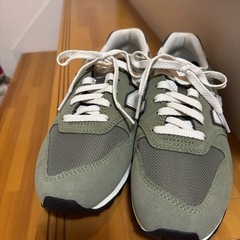新品ニューバランス　996 25.5センチ　カーキの画像